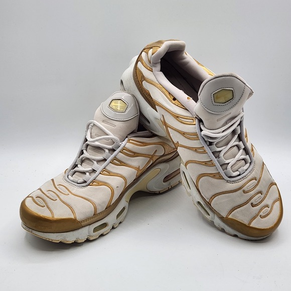 nike air max plus men's gold